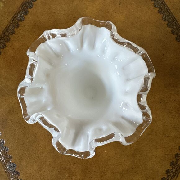 Vintage Fenton Silver Crest White Pedestal 4” Vase Ruffled Edge Milk Glass - Picture 3 of 5